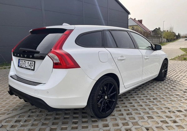 Volvo V60 cena 39900 przebieg: 235000, rok produkcji 2014 z Gdańsk małe 46